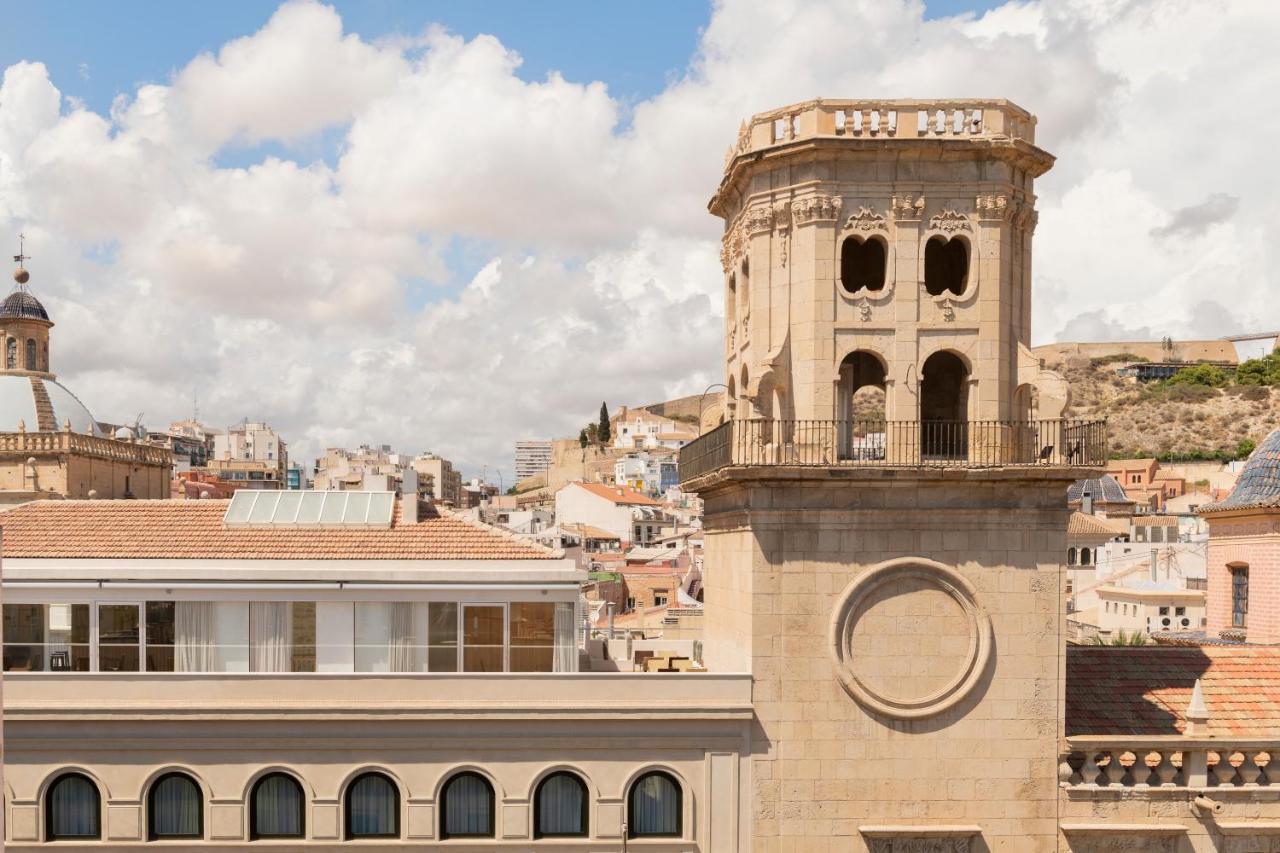 Eurostars Portico Alicante Exteriér fotografie The bell tower of the church