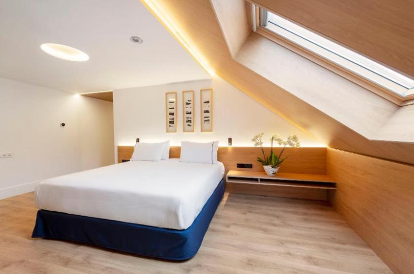 Eurostars Portico Alicante Exteriér fotografie A room at the hotel